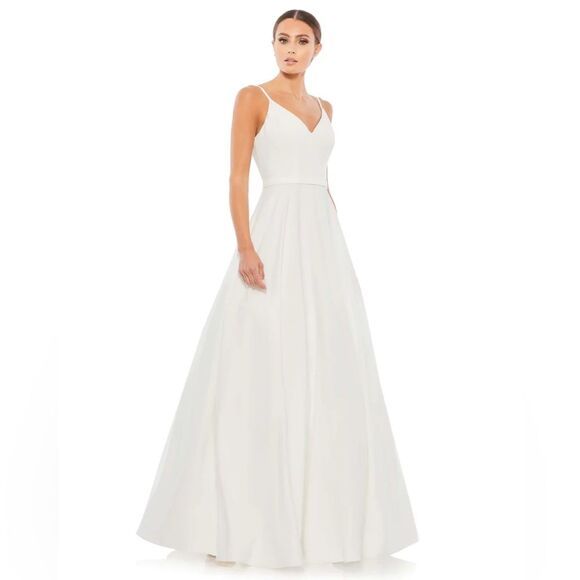 Mac Duggal | 48855 Classic A Line V Neck Ballgown NEW Size 10 Wedding Worthy! - Picture 2 of 11